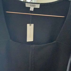 Form fitting square neck Top
